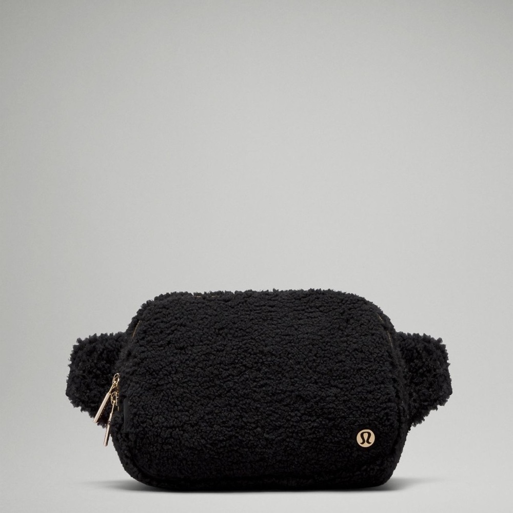 Lululemon bag